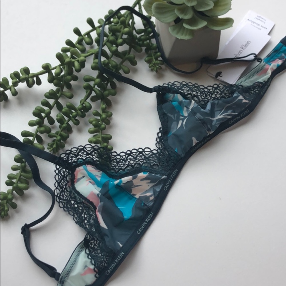 🌿Calvin Klein Triangle Bra